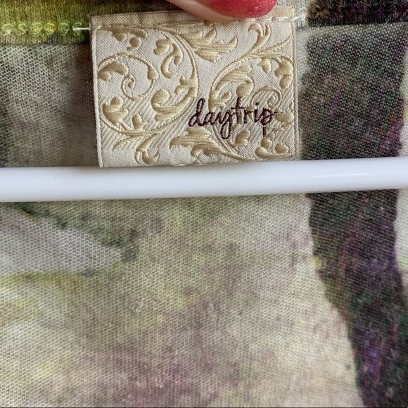 Daytrip Multicolor Abstract Scoop Neck Short Sleeve Shirt - Picture 3 of 4